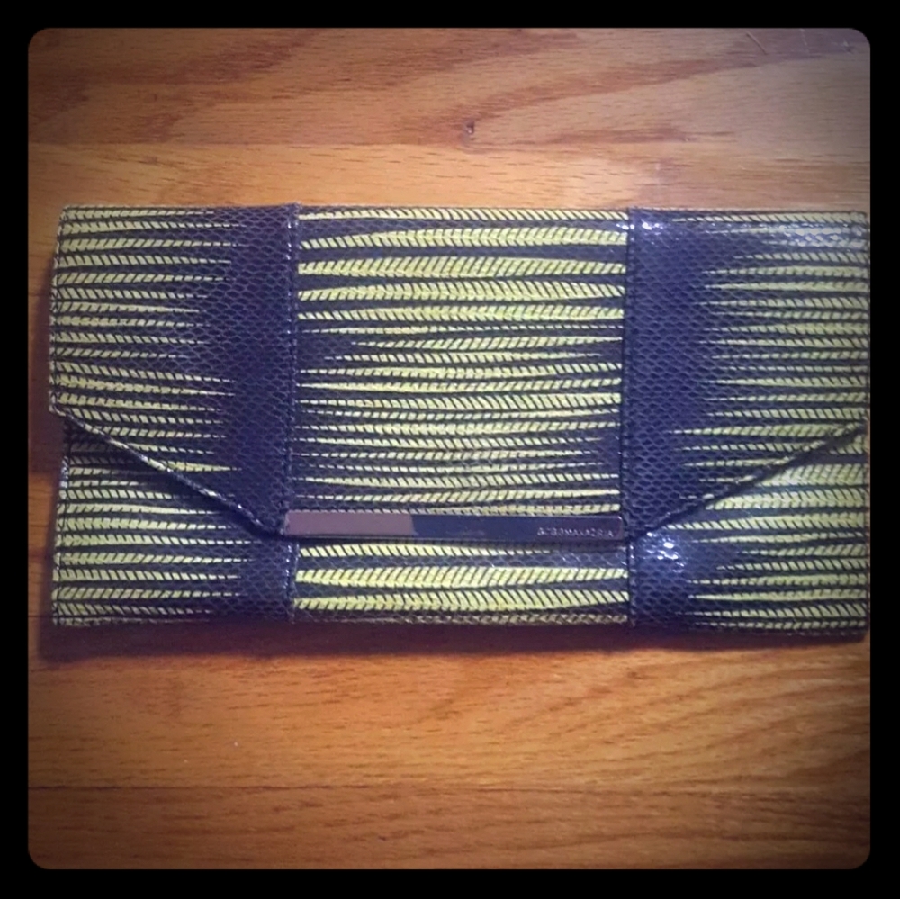 💚 BCBG Max Azria Lime Dark Green Snakeskin Clutch